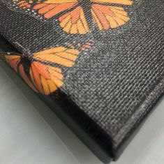 stretched canvas corner